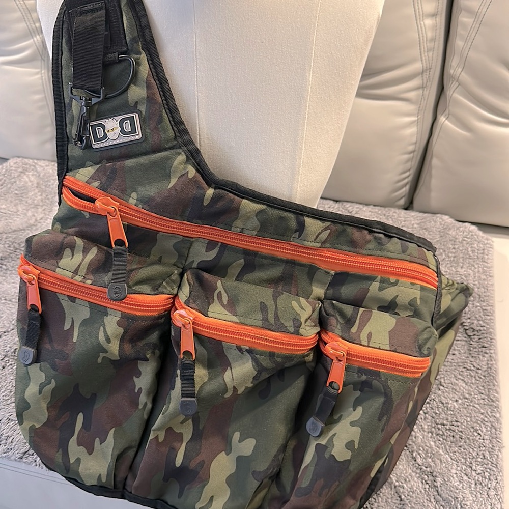 DiaperDude.com Daddy Camo Diaper bag with orange zippers messenger style